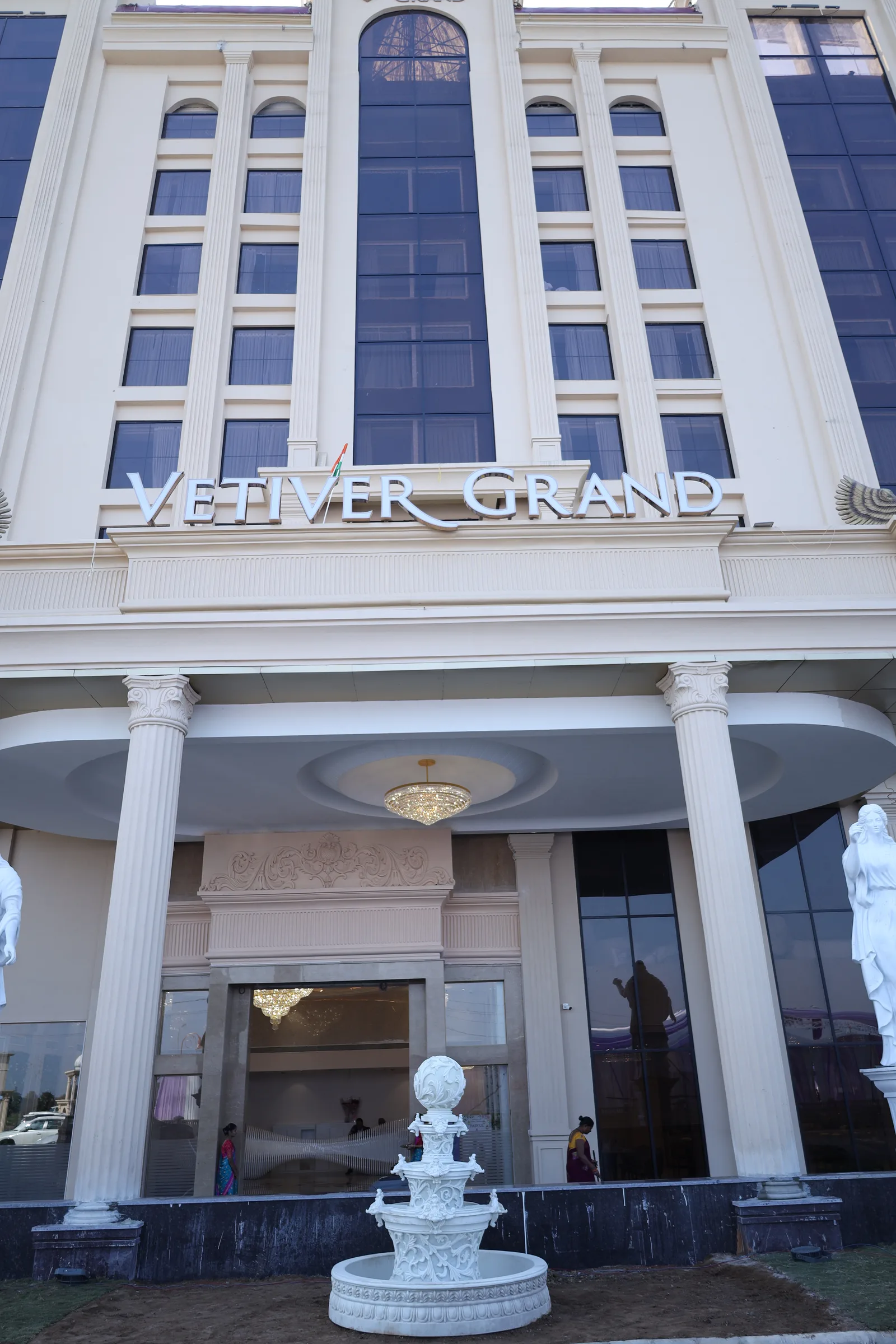 The Vetiver Grand signage and ornamental fountain at the hotel entrance in Jabalpur, a calm return point after a day of sightseeing